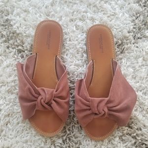 American Eagle Sandals